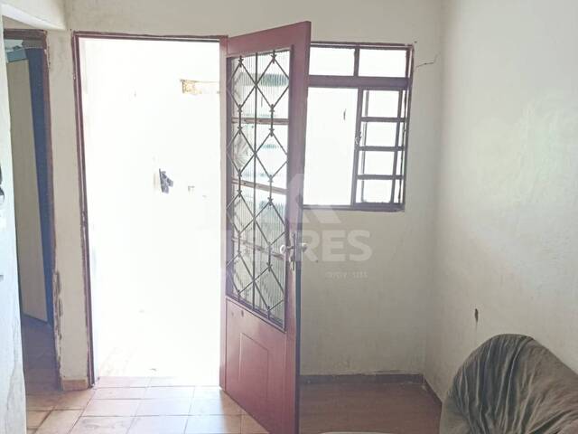 #2051 - Casa para Venda em Passos - MG - 1
