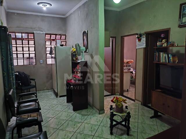 #2053 - Casa para Venda em Passos - MG - 1