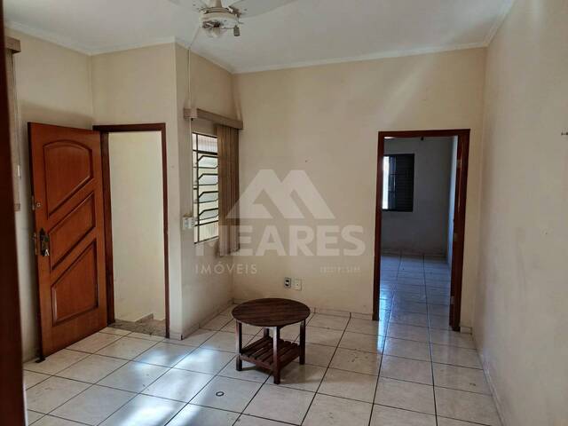 #2060 - Casa para Locação em Passos - MG - 1