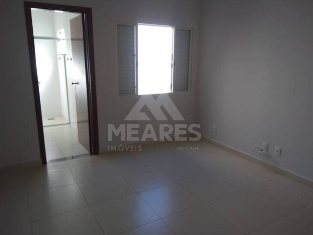 Casa para Locação em Passos - 4
